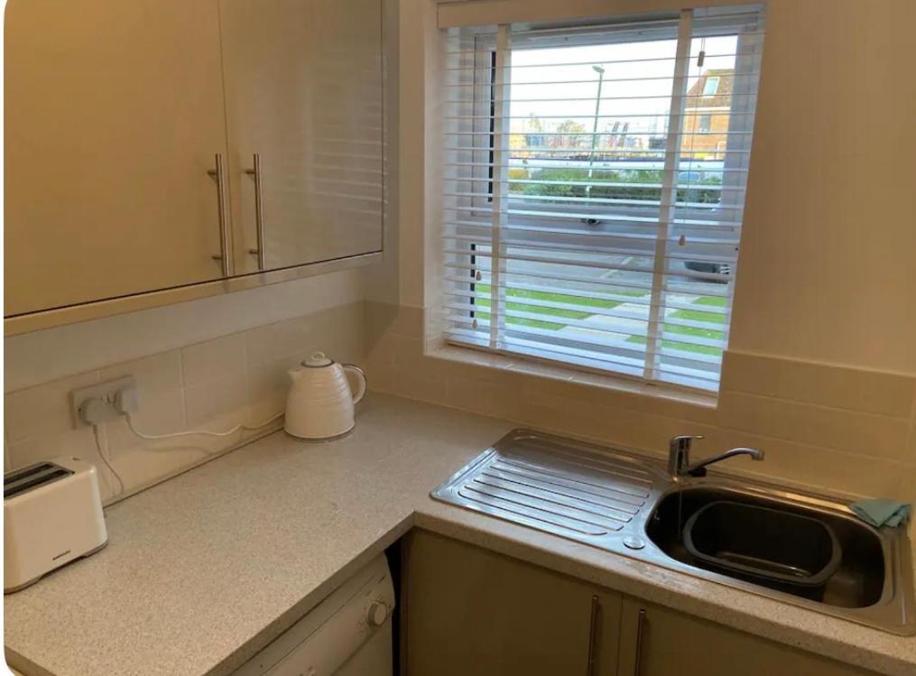 One Bedroom Ground Floor Flat Central Chichester Exteriér fotografie